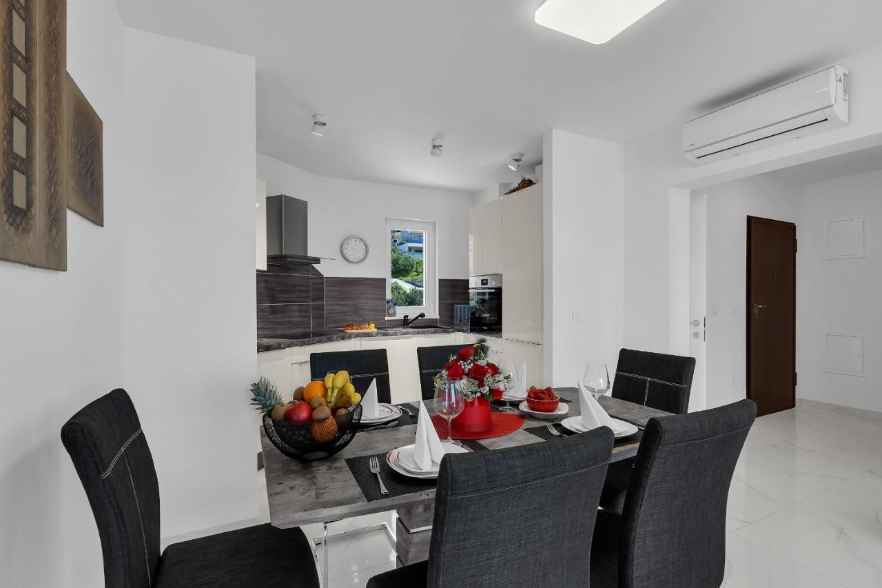 Apartment Navis, Sea View Makarska Ngoại thất bức ảnh