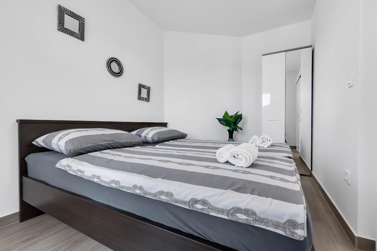 Apartment Navis, Sea View Makarska Ngoại thất bức ảnh