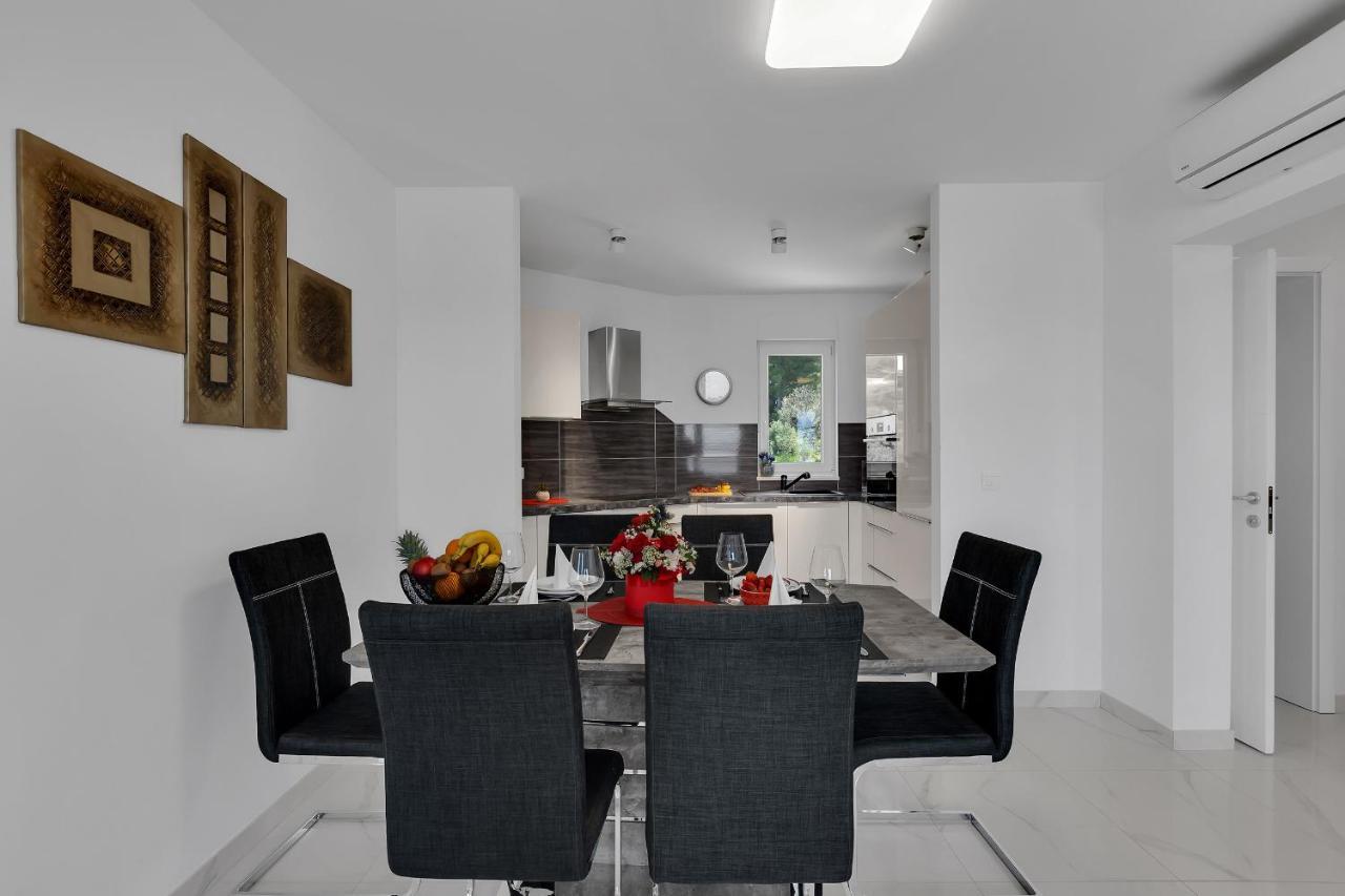 Apartment Navis, Sea View Makarska Ngoại thất bức ảnh